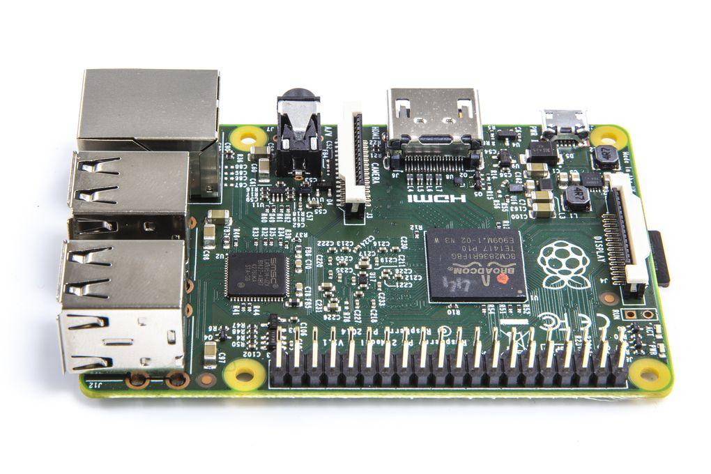 Raspberry Pi 2 với CPU 900MHz và RAM 1GB